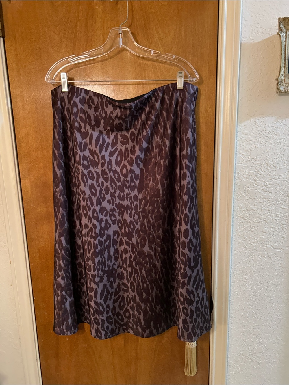Silky Animal Print Midi Skirt - Black/Purple. XXL. Great shape.